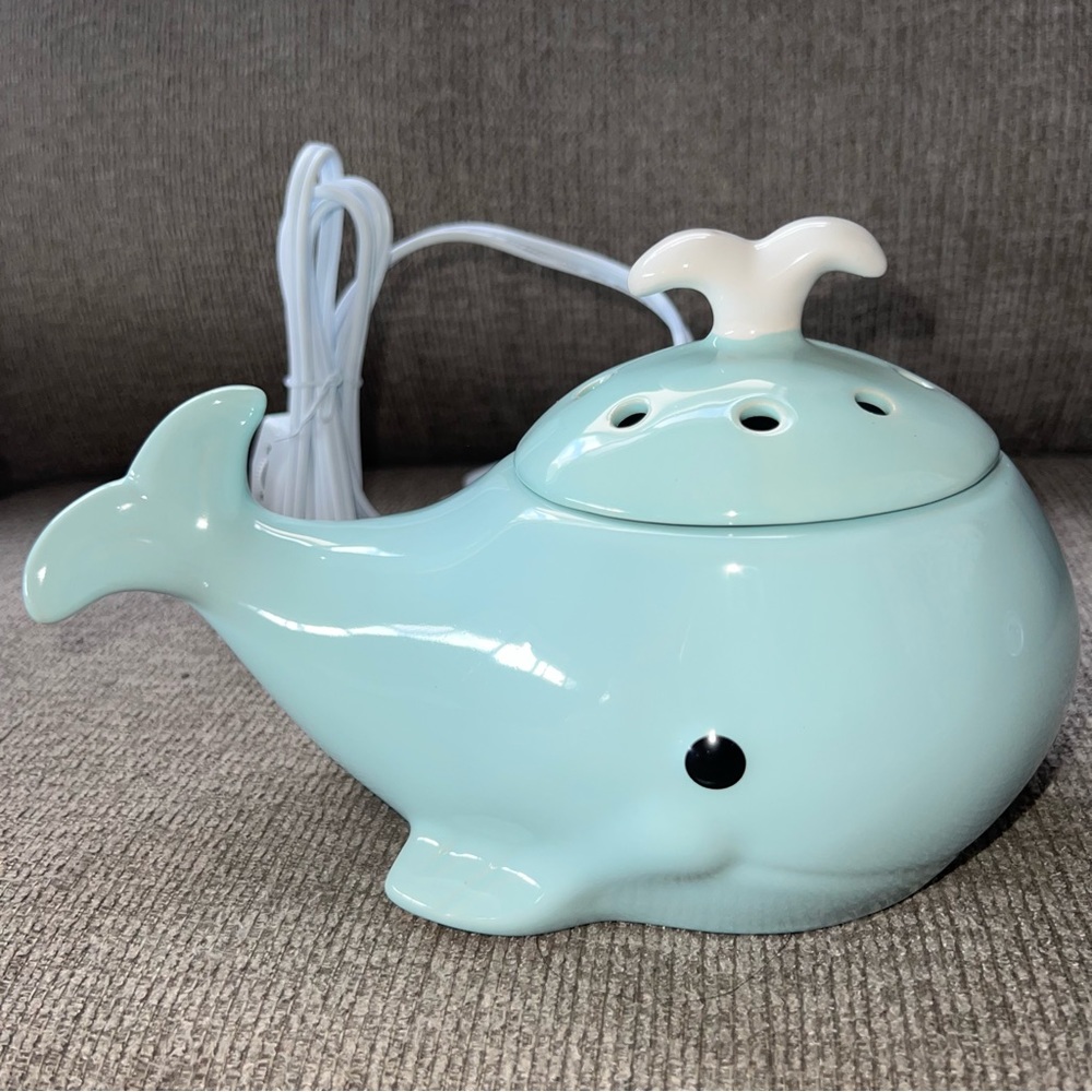 Scentsy Blue Whale Electric Wax Warmer with Lid Retired NIB baby room kids room